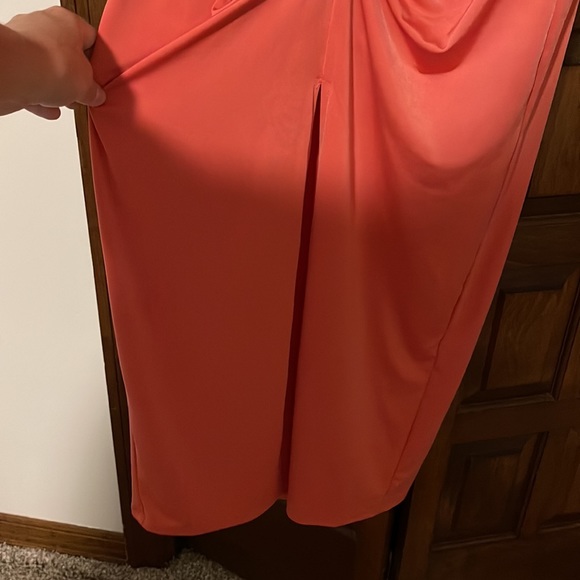 Express Body Contour Ruched Midi Dress With Built-In Shapewear. Coral Orange SM - Picture 3 of 8